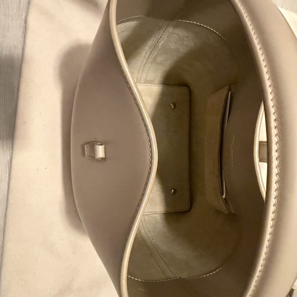YSL LE 37 SMALL IN SHINY LEATHER - Picture 7 of 10